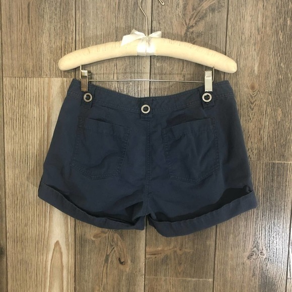 Hinge cuffed Shorts Sz 2 - Picture 4 of 5